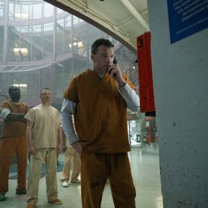 Ovunque tu sia: Sam Worthington in una scena della serie Netflix