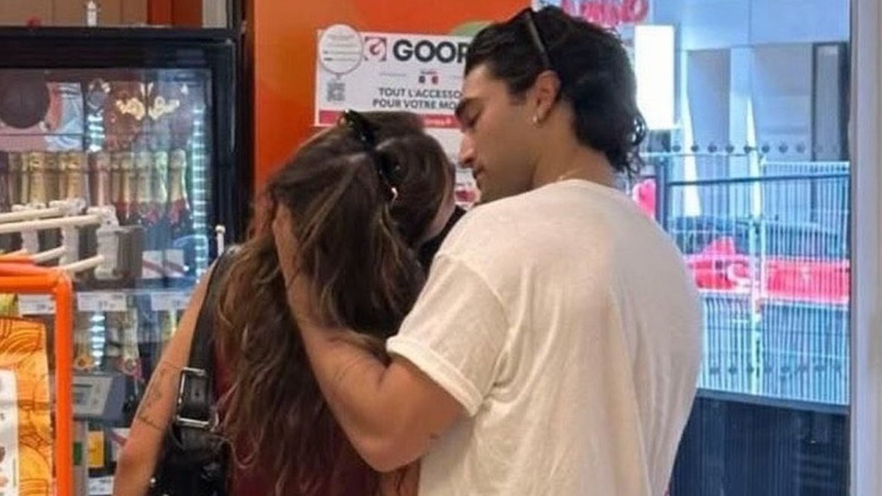 Off Campus, le foto di Josh Heuston e Mika Abdalla a Parigi fanno sognare i fan