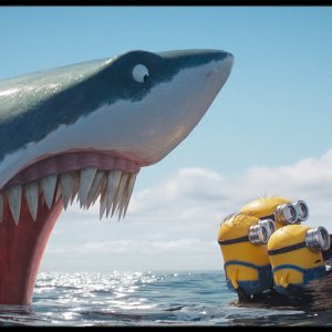 Minions & Monsters: faccia a faccia con uno squalo in una scena del film Illumination