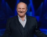 “Fateci finire alle 21:30”: Gerry Scotti e Stefano De Martino accendono la polemica TV