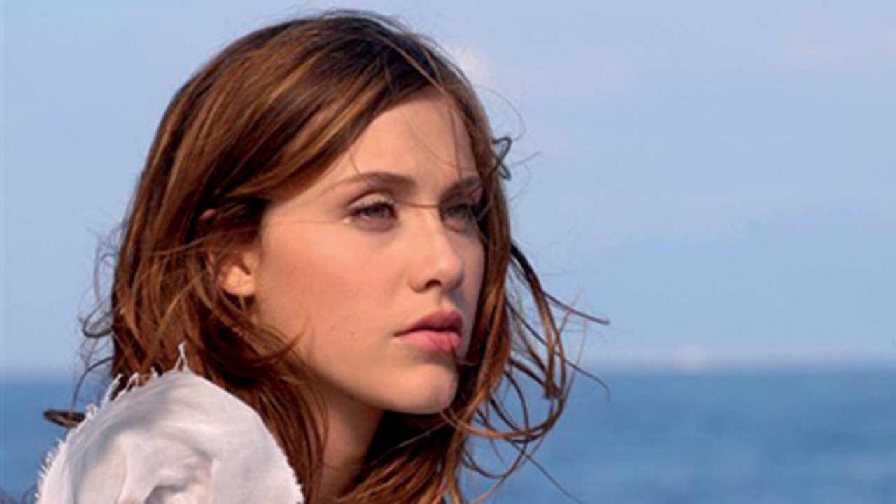 Capri torna oggi su Rai 1: ricordate come inizia la serie con Gabriella Pession e Sergio Assisi?