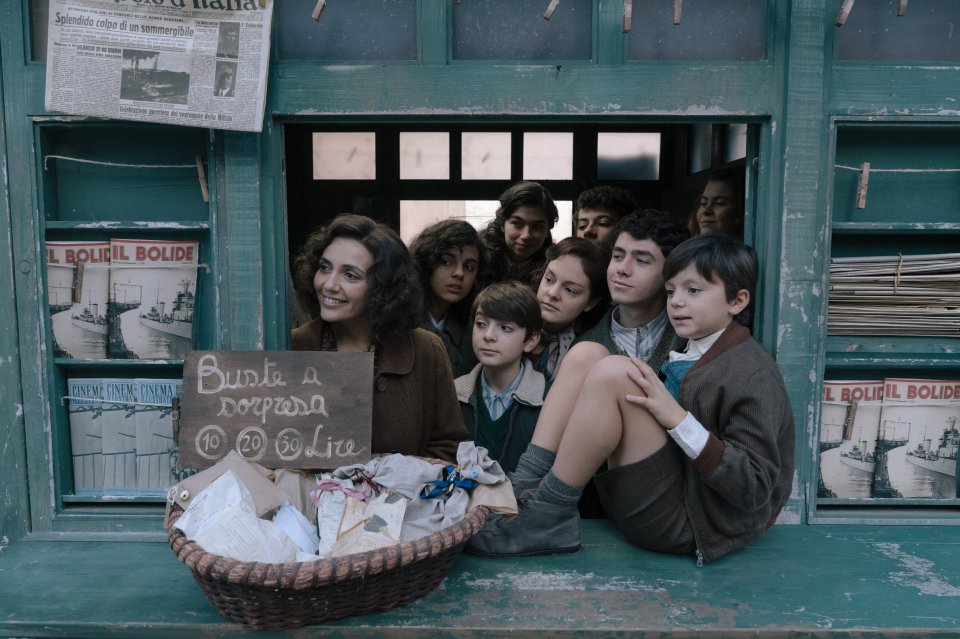 Serena Rossi La Famiglia Panini Di Letizia Lamartire O14Jarnoiotti