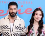 Özge Gürel e Serkan Çayoğlu accolti da un bagno di folla a Rimini: le foto più belle della coppia