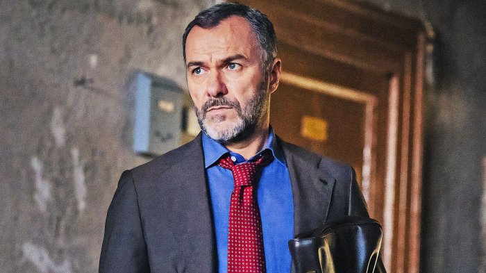 Vincenzo Malinconico 3, le novità: lo studio in spiaggia e meno crime, più famiglia