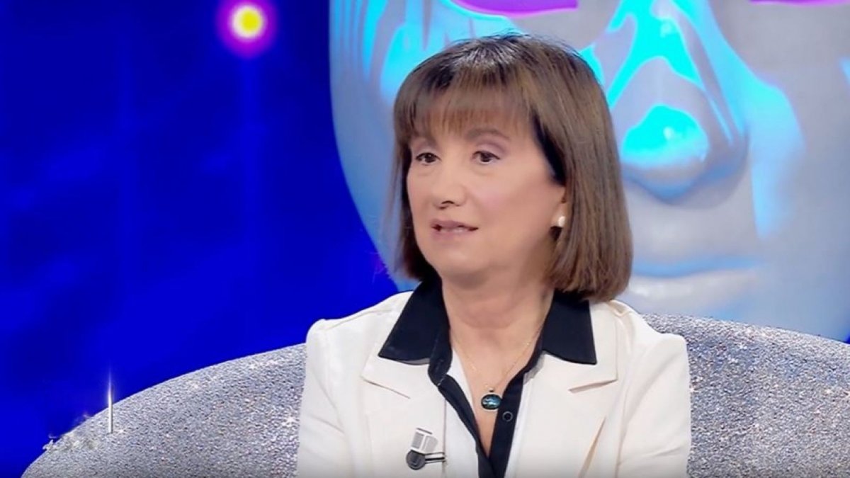 storie al bivio di sera la ministra roccella e carmen russo ospiti del 7 luglio da Movieplayer.it storie al bivio di sera la ministra roccella e carmen russo ospiti del 7 luglio