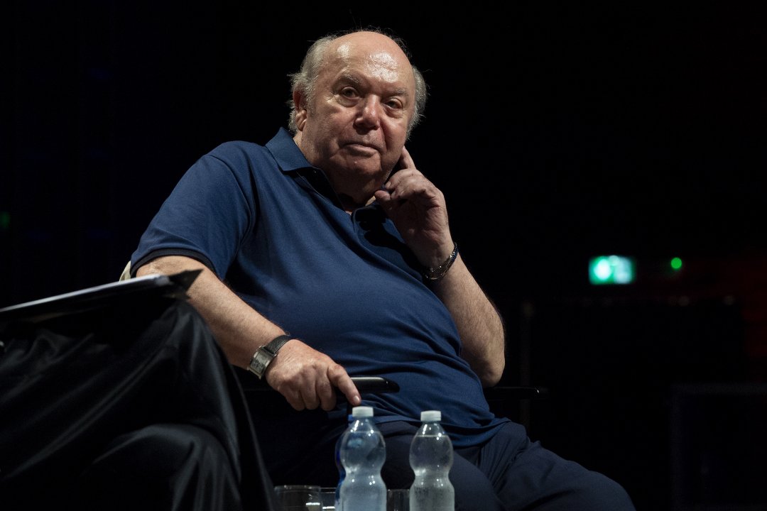 Lino Banfi oggi: i 90 anni, la svolta con Papa Francesco e il sogno di Un medico in famiglia