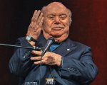 Lino Banfi oggi: i 90 anni, la svolta con Papa Francesco e il sogno di Un medico in famiglia