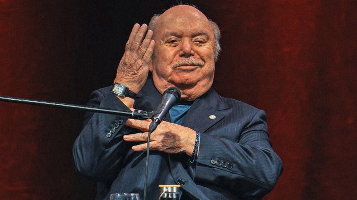 Lino Banfi oggi: i 90 anni, la svolta con Papa Francesco e il sogno di Un medico in famiglia