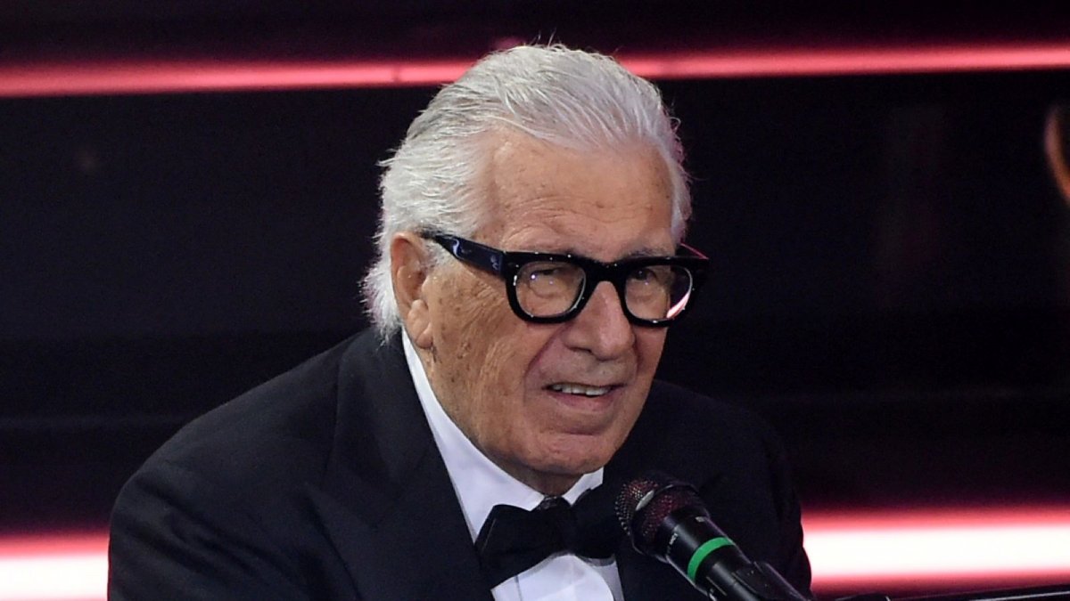 addio a peppino di capri il cantante di champagne si 232 spento a 86 anni da Movieplayer.it addio a peppino di capri il cantante di champagne si 232 spento a 86 anni