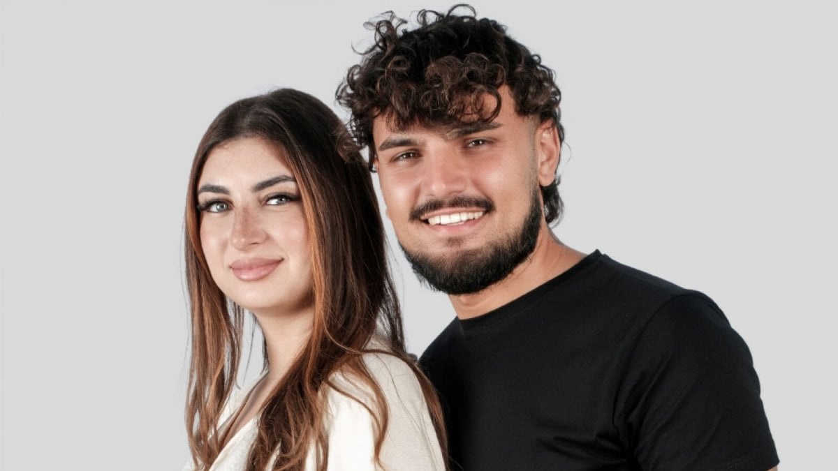 metto il villaggio sotto e sopra giovanni esplode dopo i video hot di sabrina da Movieplayer.it metto il villaggio sotto e sopra giovanni esplode dopo i video hot di sabrina