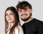 'Metto il villaggio sotto e sopra': Giovanni esplode dopo i video 'hot' di Sabrina