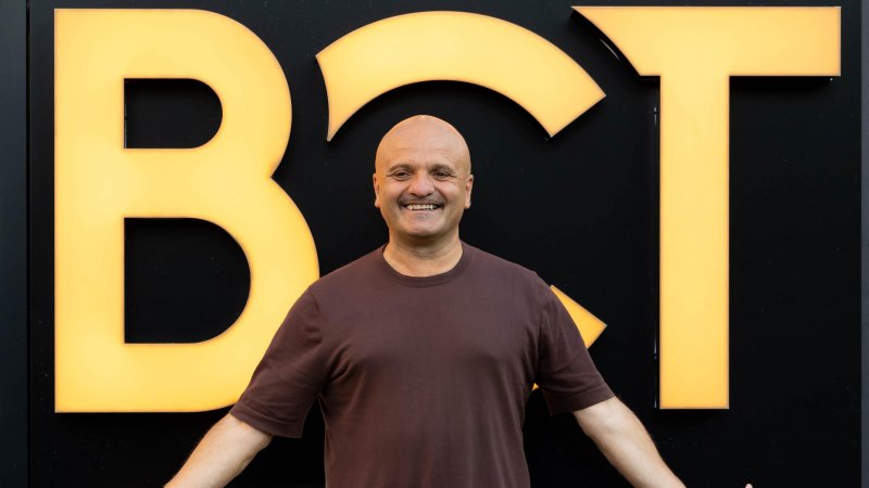 Peppe Iodice, a lezione di comicità partenopea: 'Per me la libertà è tutto'