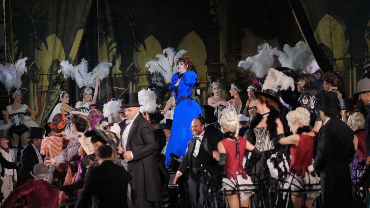 La Traviata su Rai 3 dall'Arena di Verona: il capolavoro di Verdi nella produzione ispirata al Moulin Rouge