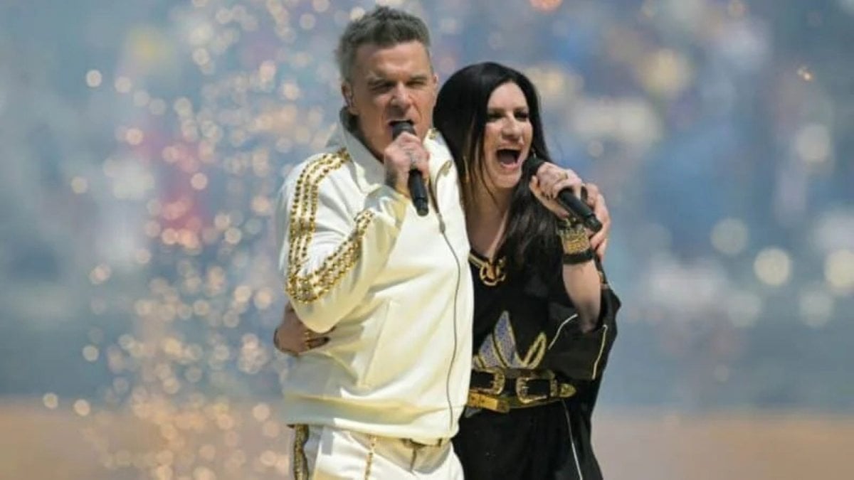 madonna pausini e le altre star scaletta e orario dello show della finale dei mondiali da Movieplayer.it madonna pausini e le altre star scaletta e orario dello show della finale dei mondiali