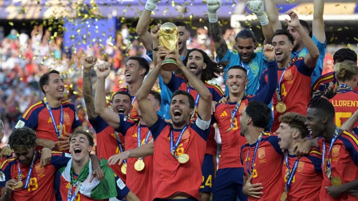 spagna argentina fa il pieno di ascolti su rai 1 la finale dei mondiali travolge tutti da Movieplayer.it spagna argentina fa il pieno di ascolti su rai 1 la finale dei mondiali travolge tutti