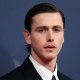 Harris Dickinson non sarà il nuovo James Bond, ma questo ci dà importanti indizi sul prossimo 007