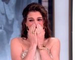 Anne Hathaway piange in diretta TV per ciò che Whoopy Goldberg ha detto di lei e della sua Penelope