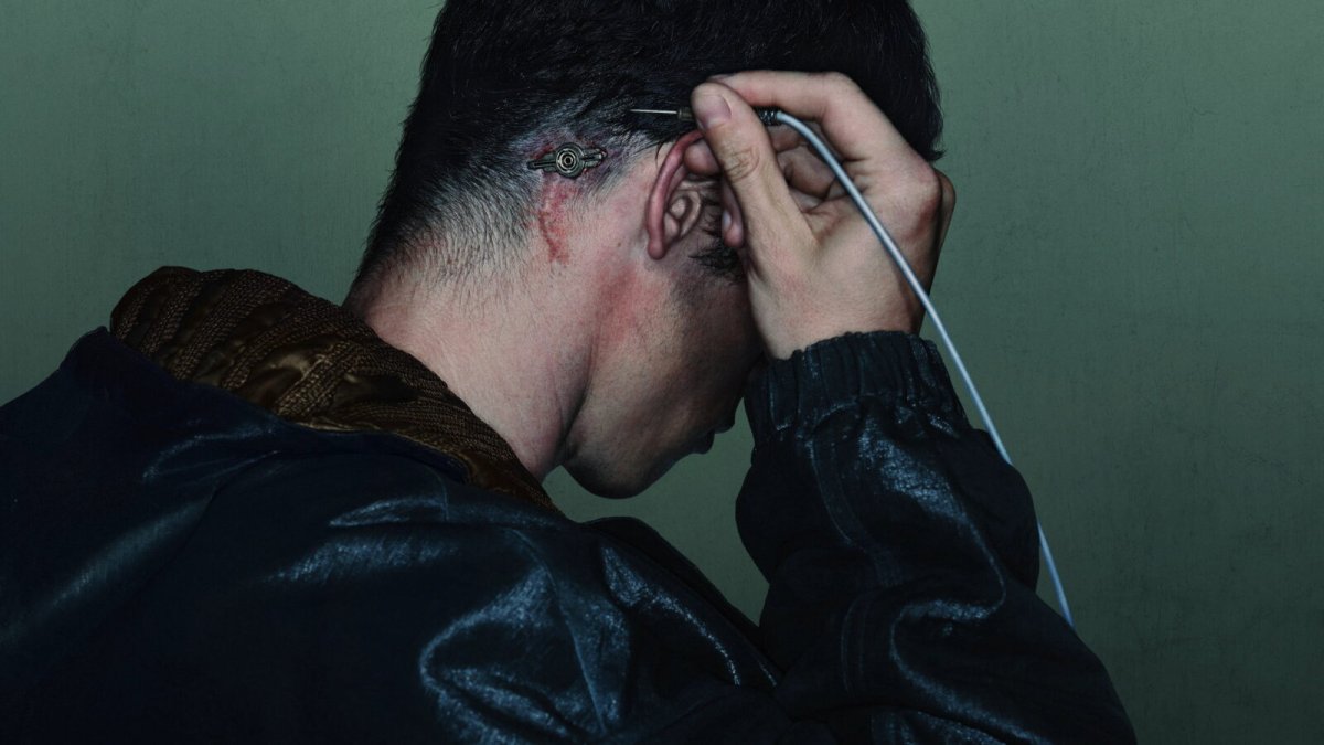 neuromancer la serie cyberpunk impossibile tratta dal romanzo di william gibson si mostra al comic con da Movieplayer.it neuromancer la serie cyberpunk impossibile tratta dal romanzo di william gibson si mostra al comic con