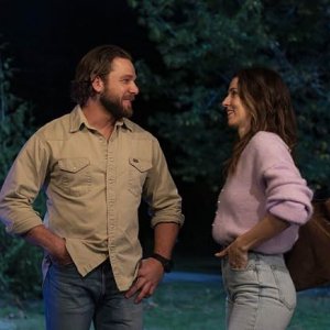 Max Thieriot e Alona Tal