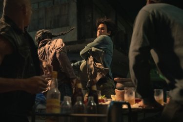 Una Scena Di Azione Di The Debt Collector