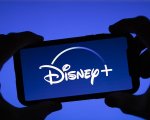 Disney+ e TikTok siglano un accordo storico: i video dei creator direttamente sulla piattaforma streaming