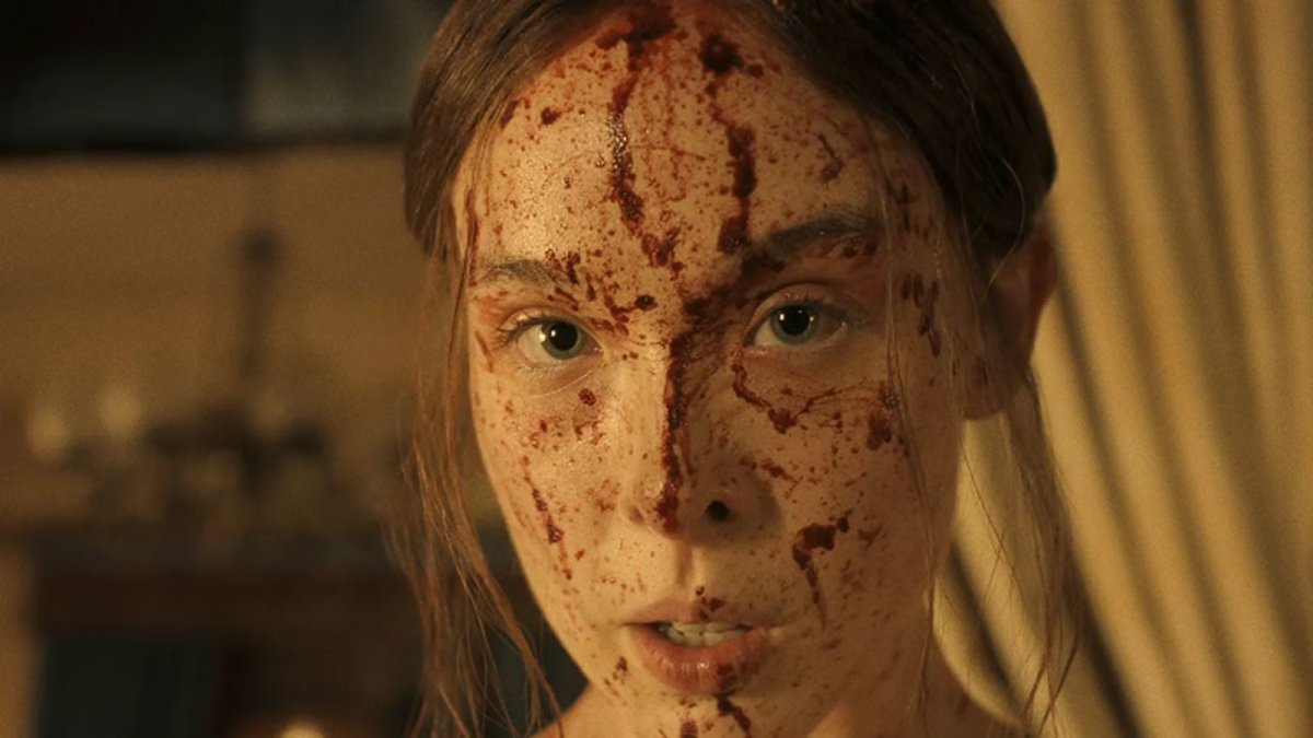 monster 4 ecco lizzie borden scioccante e gloriosamente libera nelle prime foto della serie netflix da Movieplayer.it monster 4 ecco lizzie borden scioccante e gloriosamente libera nelle prime foto della serie netflix