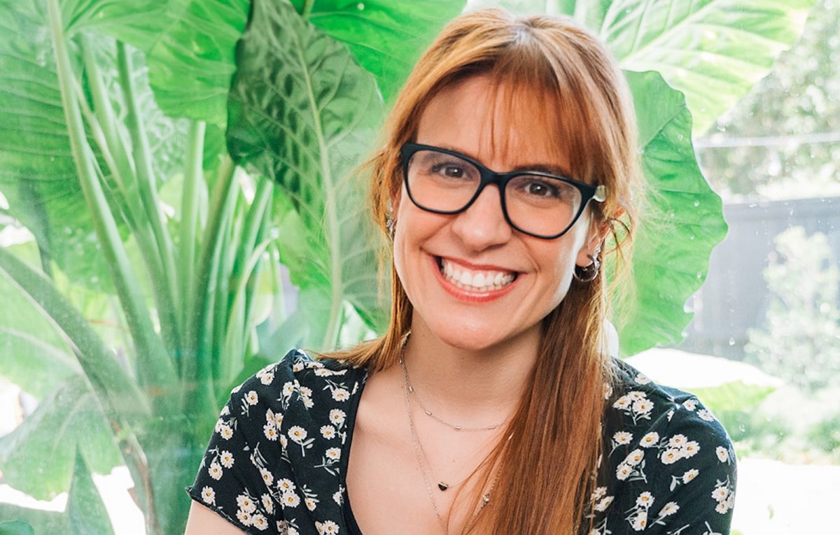 ali hazelwood su netflix in arrivo l adattamento di deep end il suo libro pi249 spicy da Movieplayer.it ali hazelwood su netflix in arrivo l adattamento di deep end il suo libro pi249 spicy
