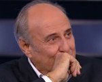 La Ruota della Fortuna: Gerry Scotti compie 70 anni con tre volti storici dei suoi quiz