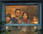 The Last House, la recensione del film Netflix che trasforma il lockdown in un thriller claustrofobico