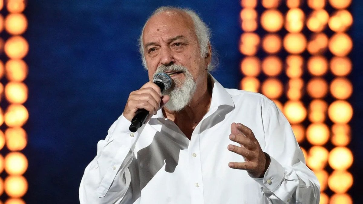 terrorizzato eugenio finardi 232 il terzo concorrente di ballando con le stelle 2026 da Movieplayer.it terrorizzato eugenio finardi 232 il terzo concorrente di ballando con le stelle 2026
