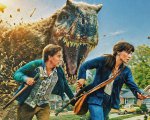 La fine di Oak Street, recensione: Dinosauri e periferia anni '80 per un film divertente e spaventoso