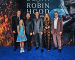 Robin Hood - Il prezzo del sangue: Jodie Comer, Bill Skarsgård e Murray Bartlett e la fine del mito