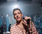 Francesco Gabbani scherza dopo il malore sul palco a Messina: 'Sono vivo'