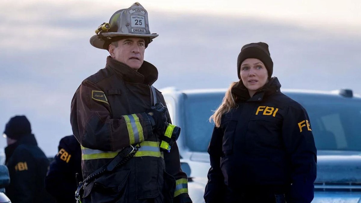 chicago fire med e pd stasera su italia 1 si uniscono in una serata evento trame del crossover da Movieplayer.it chicago fire med e pd stasera su italia 1 si uniscono in una serata evento trame del crossover