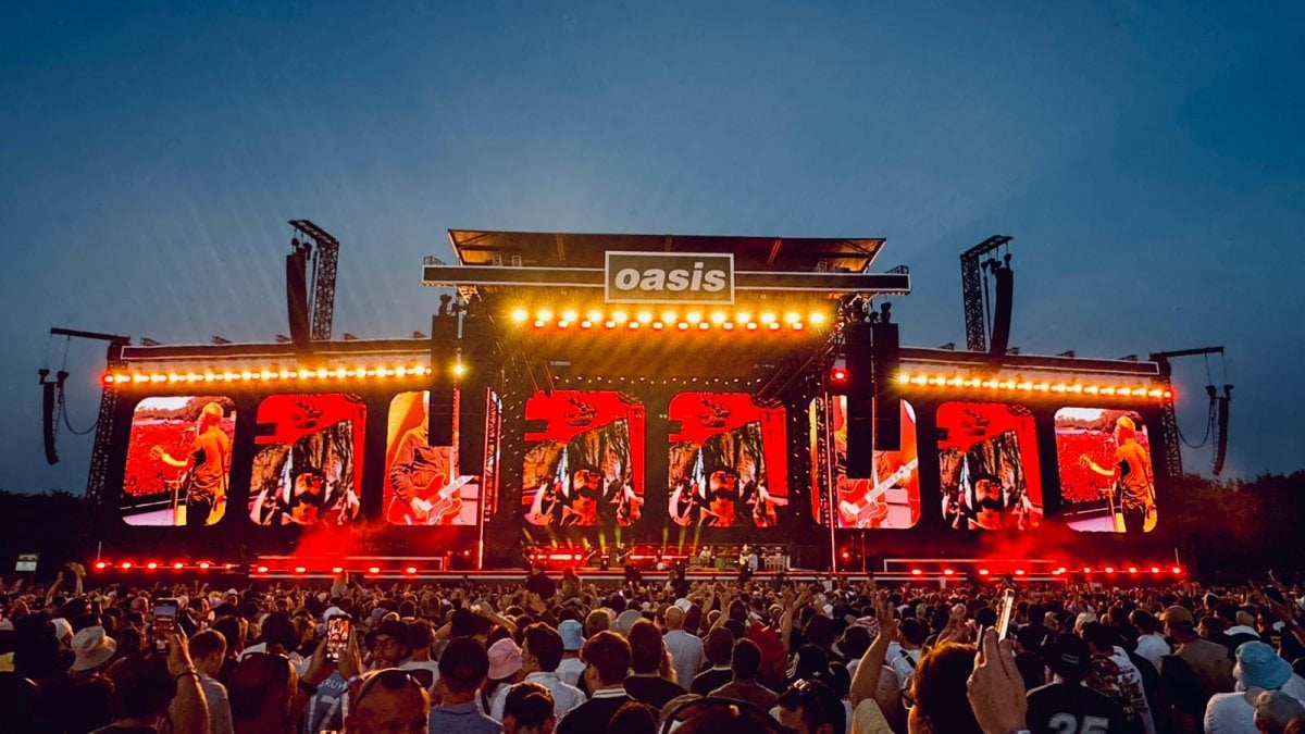 oasis il trailer del documentario disney anticipa i retroscena della reunion cadremo di nuovo a pezzi da Movieplayer.it oasis il trailer del documentario disney anticipa i retroscena della reunion cadremo di nuovo a pezzi