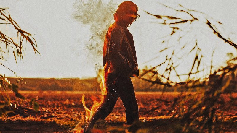 Il Cileno, recensione: parlare del presente raccontando il passato (con un filo di formalità)