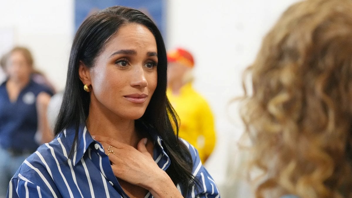 meghan markle salta the gentlemen le polemiche in uk frenano il suo ritorno su netflix da Movieplayer.it meghan markle salta the gentlemen le polemiche in uk frenano il suo ritorno su netflix