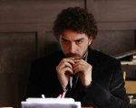 Il giovane Montalbano 2 da stasera su Rai 1: trama e durata di L'uomo che andava appresso ai funerali