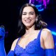 Dua Lipa potrebbe co-condurre Sanremo 2027: la trattativa di Stefano De Martino punta in alto