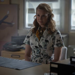 Lanterns: Laura Linney in una scena della serie HBO Max