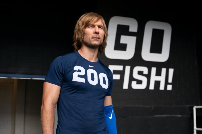 Chad Powers 2: Meno risate, più dramma? Glen Powell e Steve Zahn anticipano la nuova stagione
