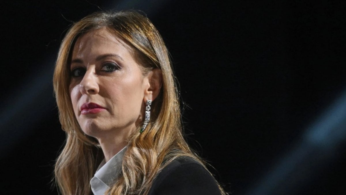 francesca fagnani verso mediaset 200 fuga dalla rai da Movieplayer.it francesca fagnani verso mediaset 200 fuga dalla rai