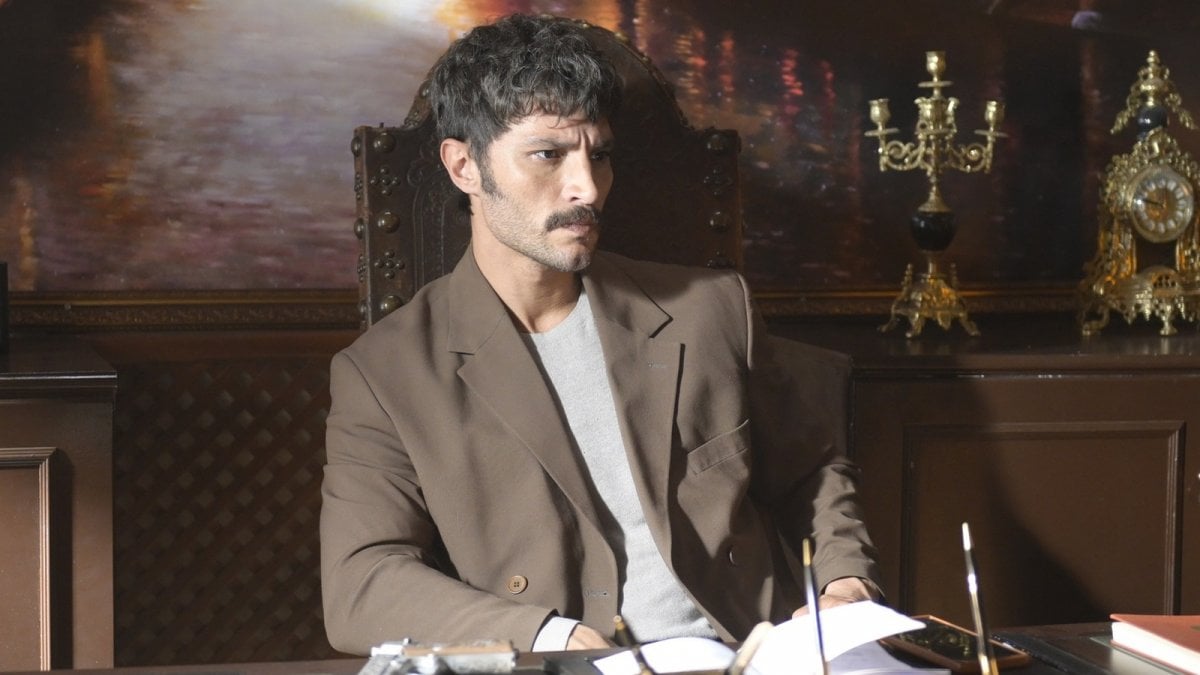 l erede stasera su canale 5 yildiz si fa da parte ma serhat sorprende melek da Movieplayer.it l erede stasera su canale 5 yildiz si fa da parte ma serhat sorprende melek