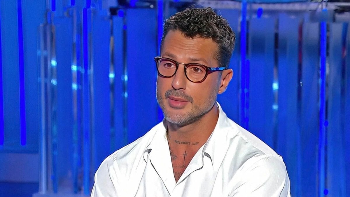 fabrizio corona notte di paura faremo del male a carlos aggredito a milano da Movieplayer.it fabrizio corona notte di paura faremo del male a carlos aggredito a milano