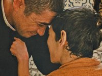 I figli della scimmia, recensione: un film che parla con gli occhi (e che prova quella di Scamarcio)