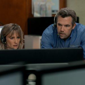 Last Seen: Taylor Ferguson e Patrick Brammall in una scena della serie Apple TV