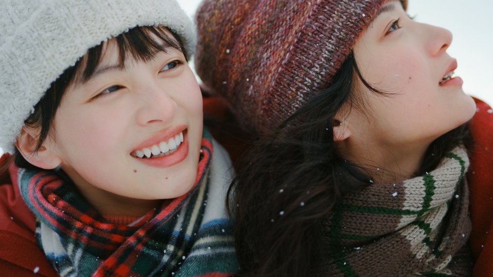 117146 Look Back   Natsuki Deguchi And Aju Makita  1