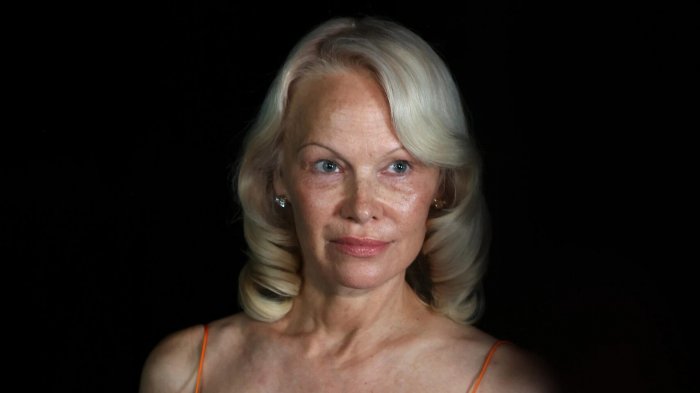 Pamela Anderson e la sua battaglia contro l’epatite C: 'Non sono una vittima, sono una vincitrice'