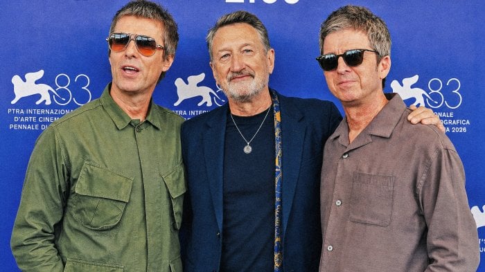 Steven Knight racconta gli Oasis: “Il nostro è un film politico. Liam e Noel? Ora sono alla pari”