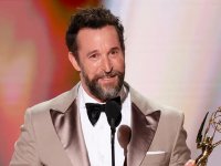 Emmy 2026, tutti i vincitori: Widow's Bay da record, bene The Pitt e Pluribus